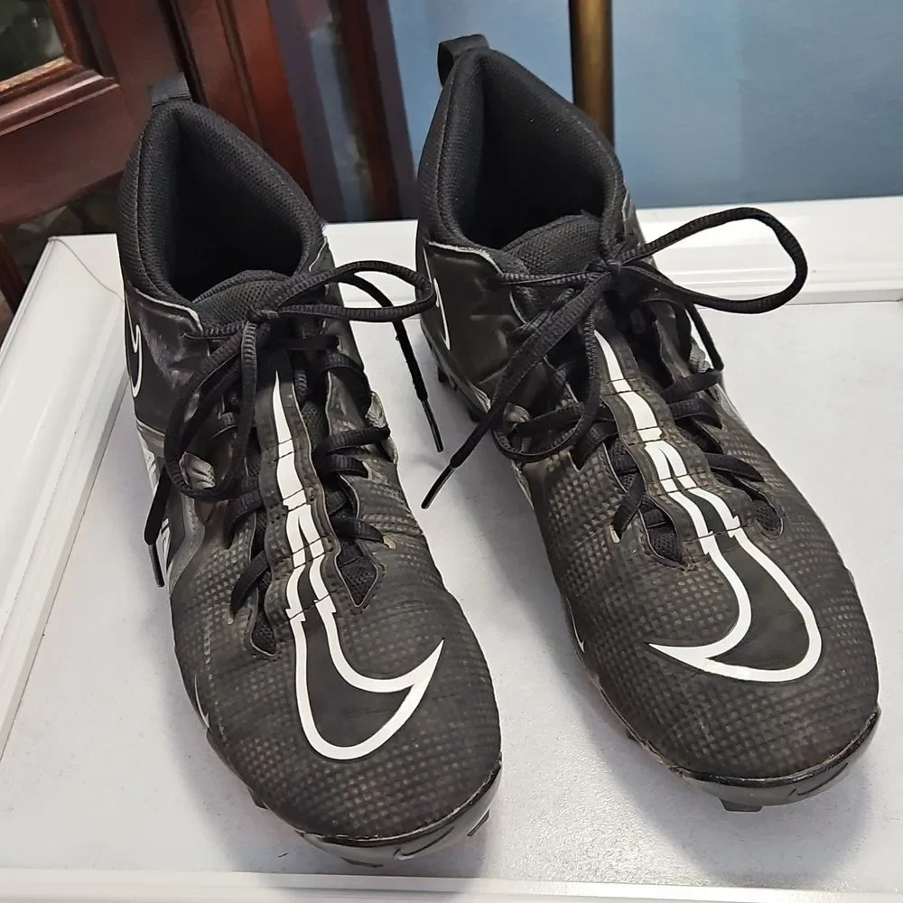 Nike Men's Alpha 3 Menace Black Football Cleats Size 10